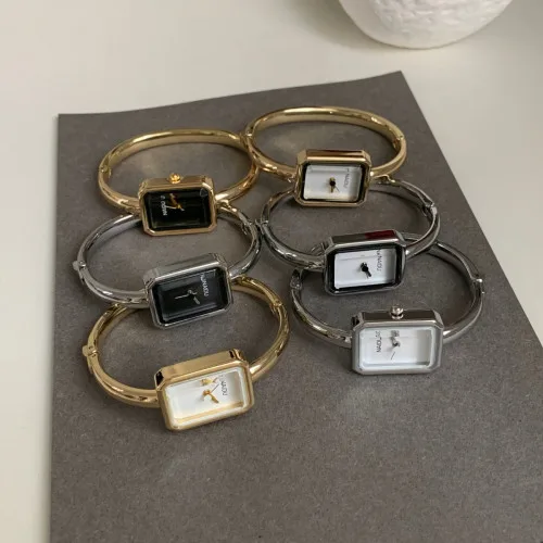 NAIDU Watch - Item 6 Model 2 - Rectangular Bangle
